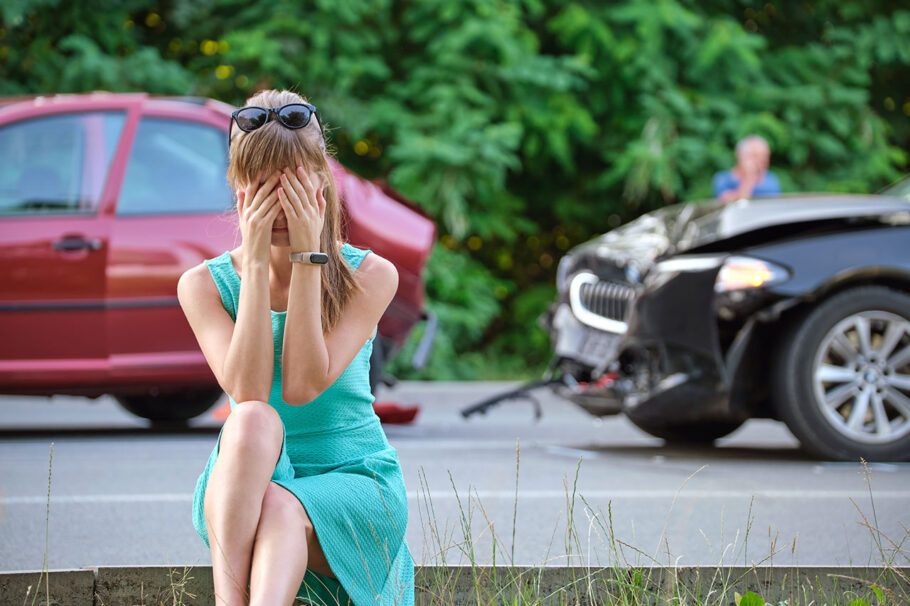 Image d'une voiture avec le texte 'Assurance Auto'